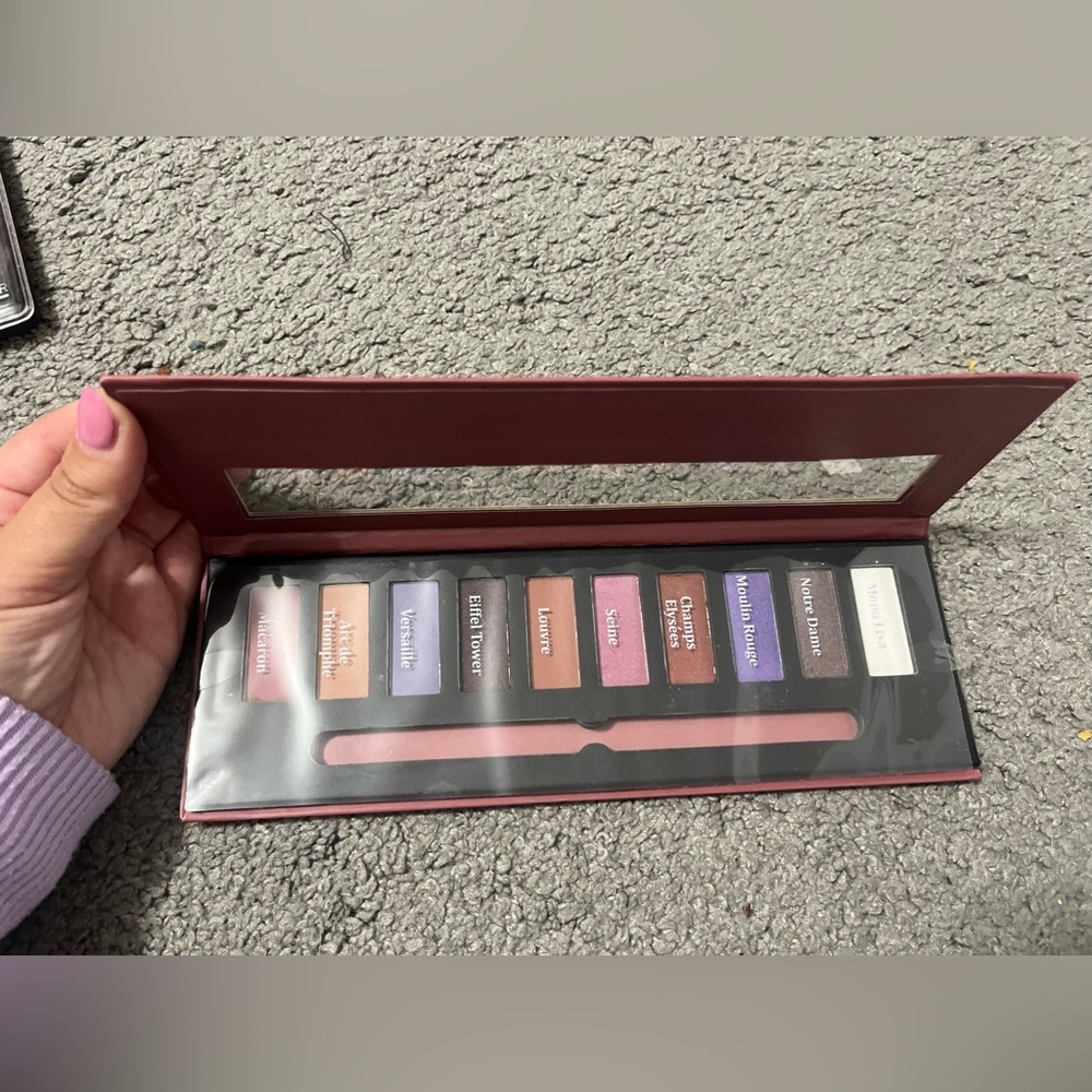 Women’s Eye Shadows Makeup City Color Ooh La La​ - Picture 2 of 4